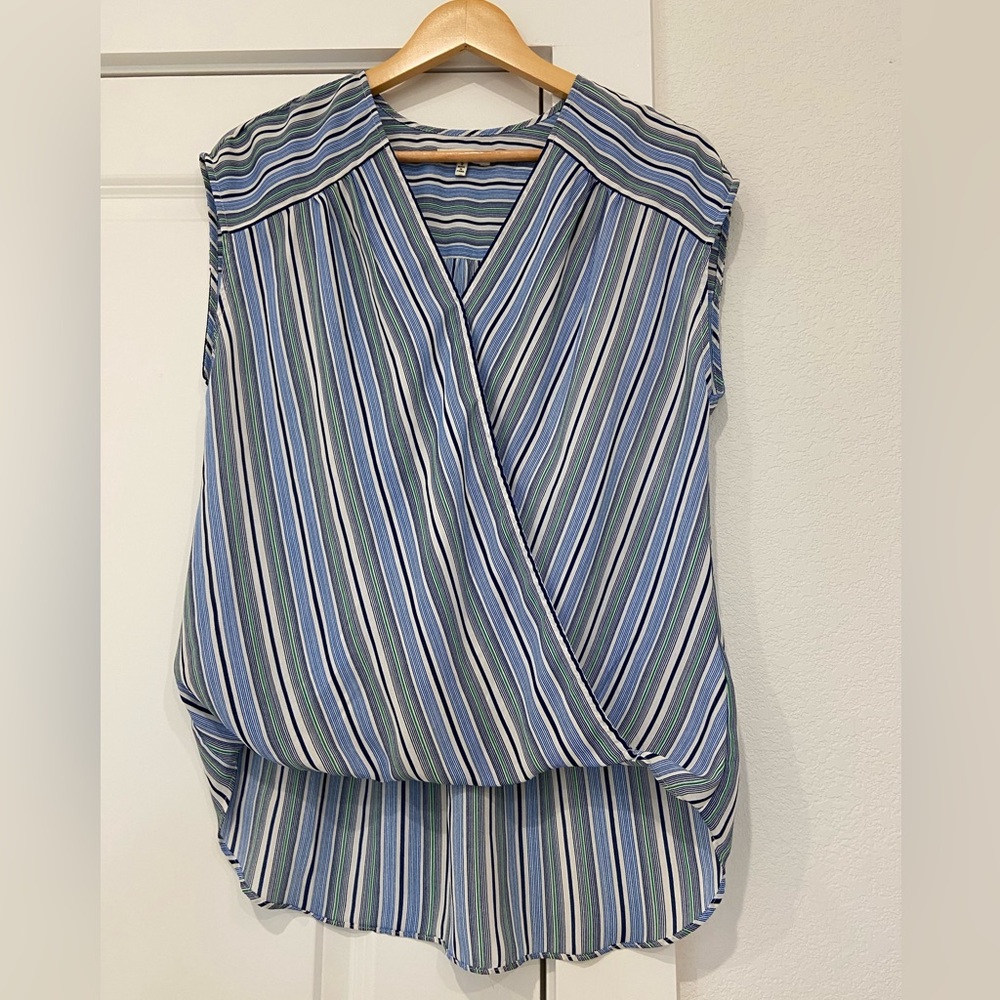 lightweight accent design front stripe small top